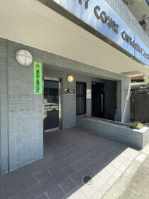 16/16 エントランス