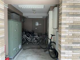 16/16 駐車場