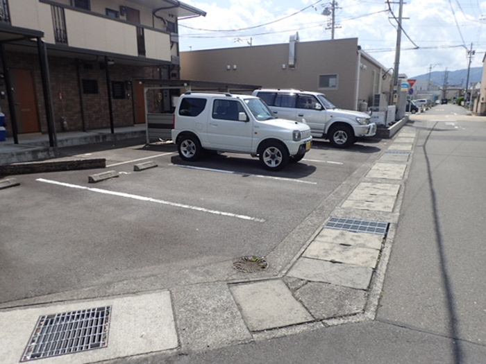 2/2 駐車場