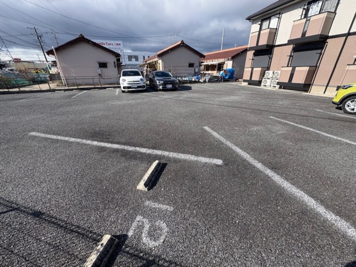2/4 駐車場