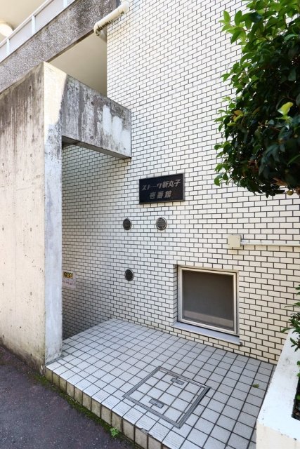 2/4 エントランス