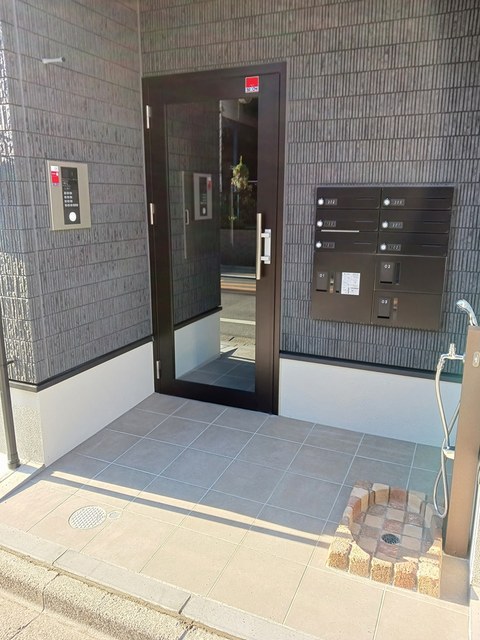 14/20 エントランス