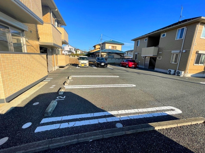18/28 駐車場