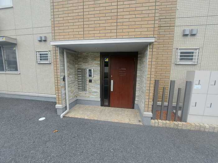 19/25 エントランス