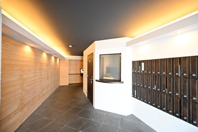 8/10 エントランス