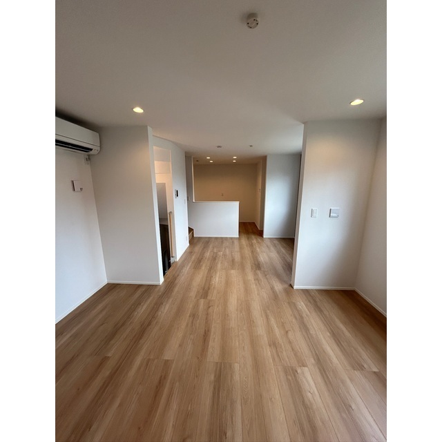 16/20 エントランス