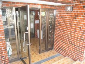 2/2 エントランス