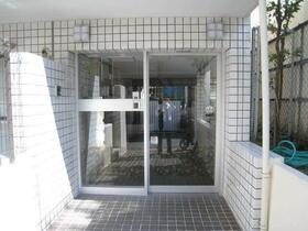 16/16 エントランス