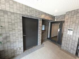 2/4 エントランス