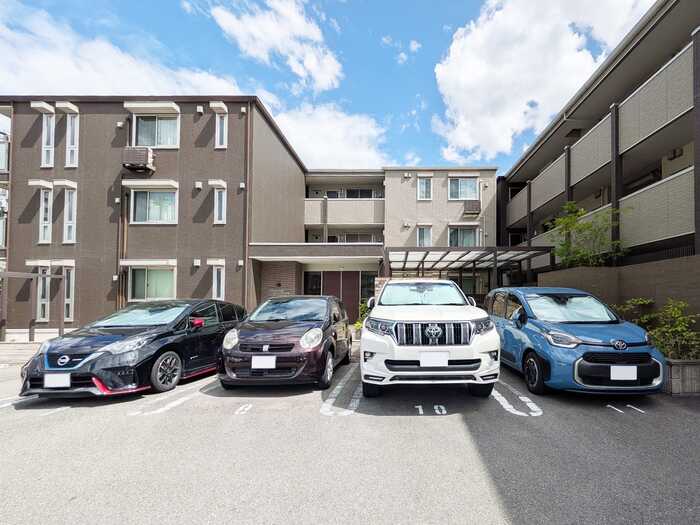 17/30 駐車場