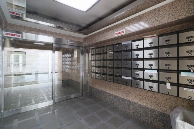 16/20 エントランス