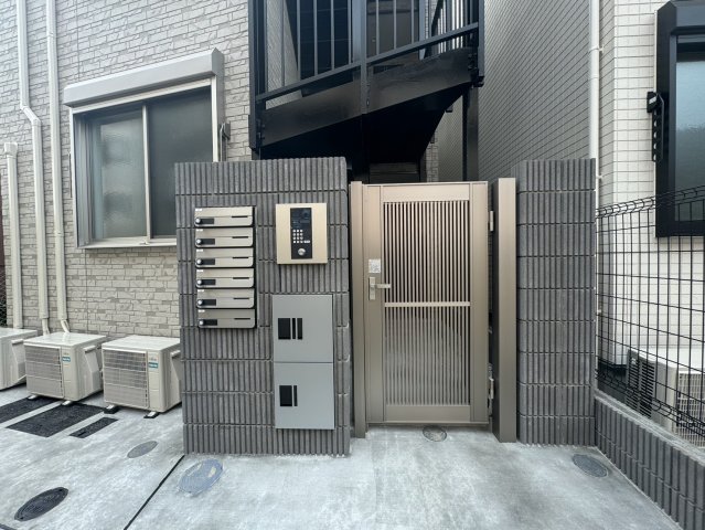 2/2 エントランス