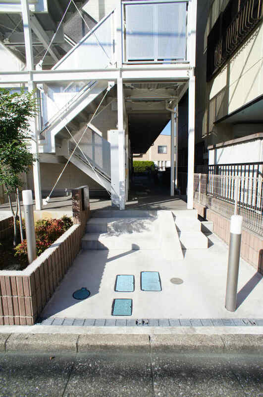 16/26 エントランス