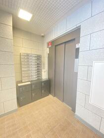 16/16 エントランス