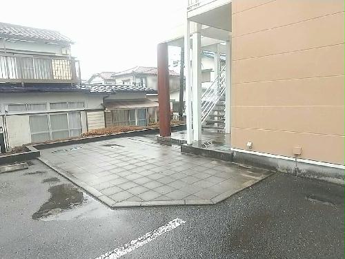 13/23 エントランス