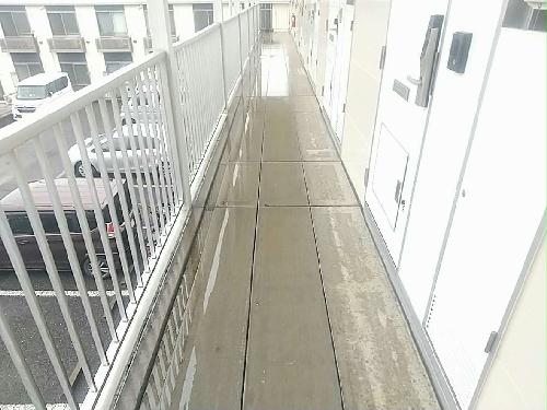 13/14 エントランス