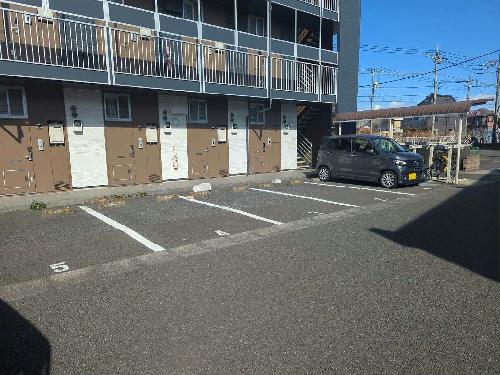 13/21 駐車場