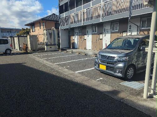 14/21 駐車場