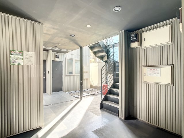 17/25 エントランス