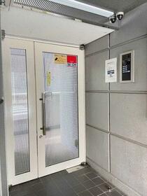 16/16 エントランス