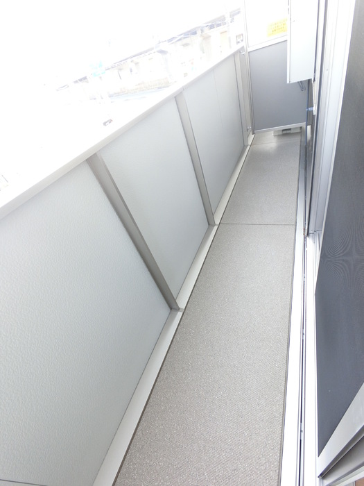 13/18 バルコニー