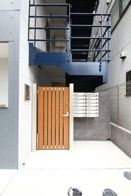 16/16 エントランス