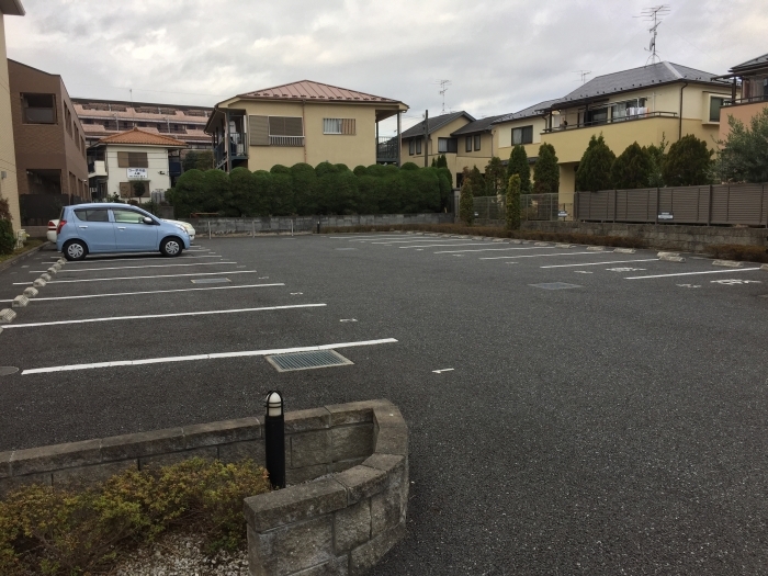 16/17 駐車場