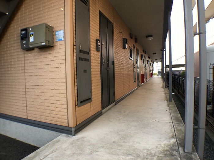 19/27 エントランス