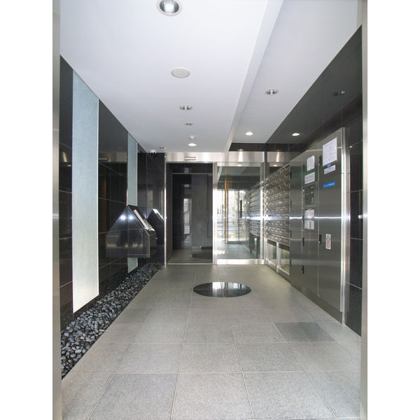 8/8 エントランス