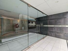 16/16 エントランス