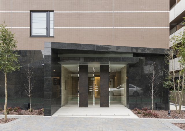 16/19 エントランス