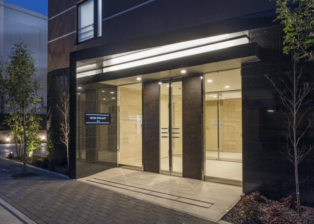 18/19 エントランス