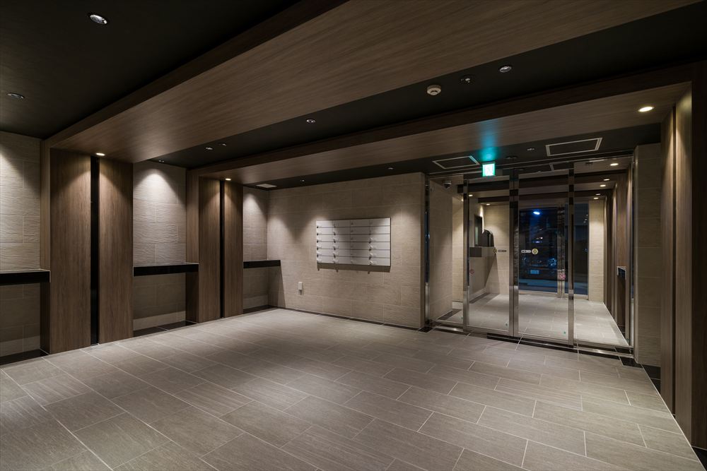 27/30 エントランス