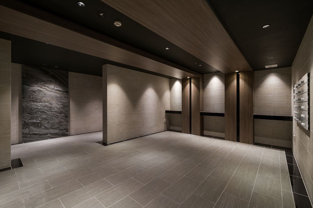 28/30 エントランス