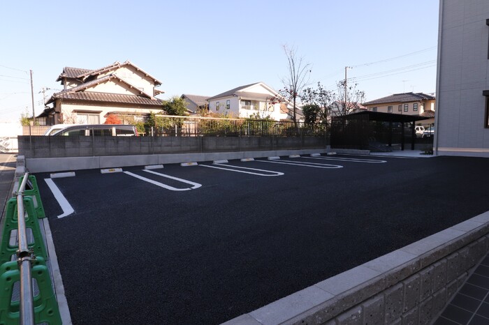 20/20 駐車場
