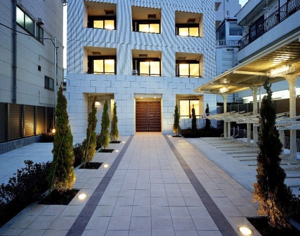 20/30 エントランス