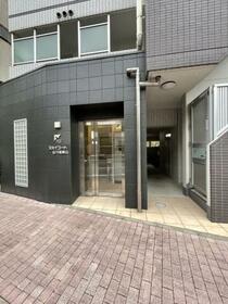 16/16 エントランス