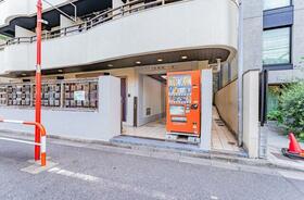 4/4 エントランス