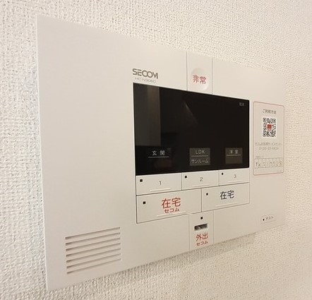 16/23 エントランス