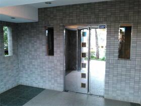 14/14 エントランス