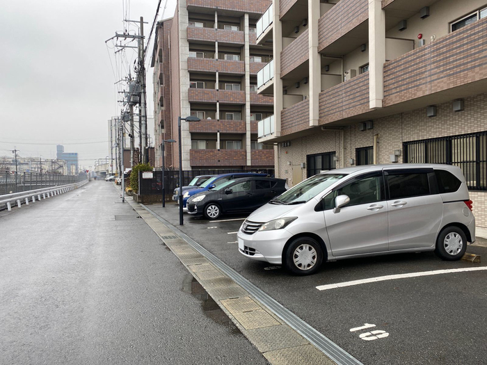 18/19 駐車場