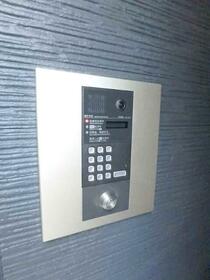 16/16 エントランス