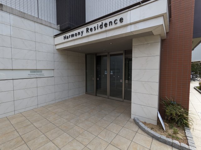 23/30 エントランス