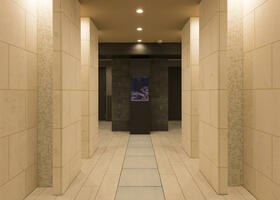 2/4 エントランス