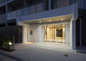 16/16 エントランス