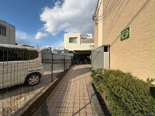 14/18 エントランス