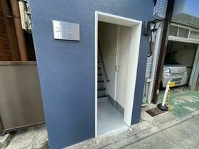 16/16 エントランス