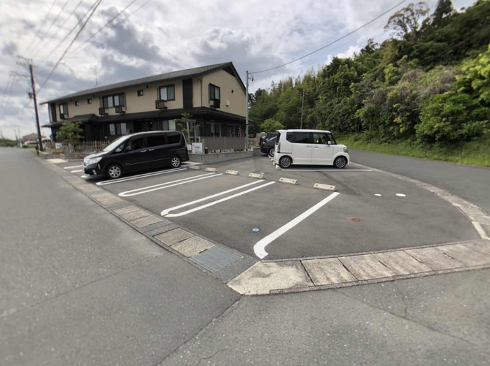 20/20 駐車場