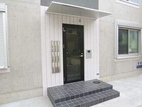 16/16 エントランス