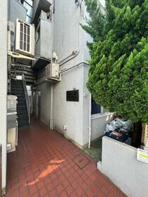 15/23 エントランス